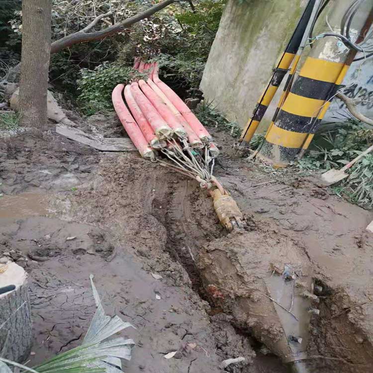 金山挖金矿拖拉管